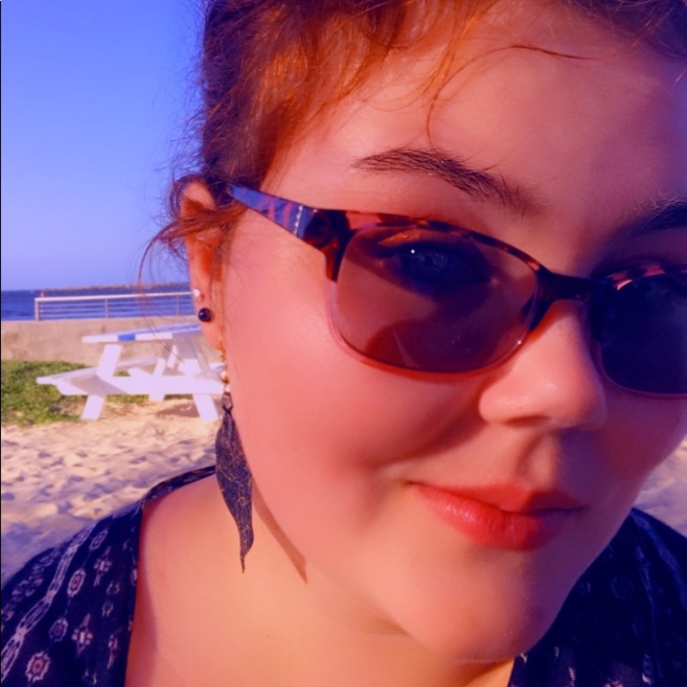 Meet your Posher, Abbigail